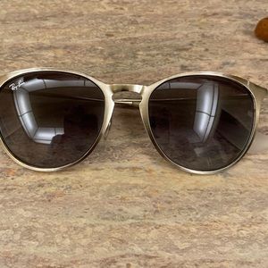 Like- New silver Ray Bans
